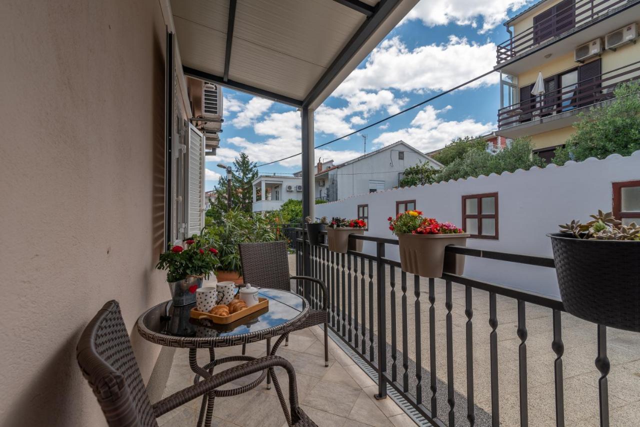 Apartments Orlic Trogir Exterior photo