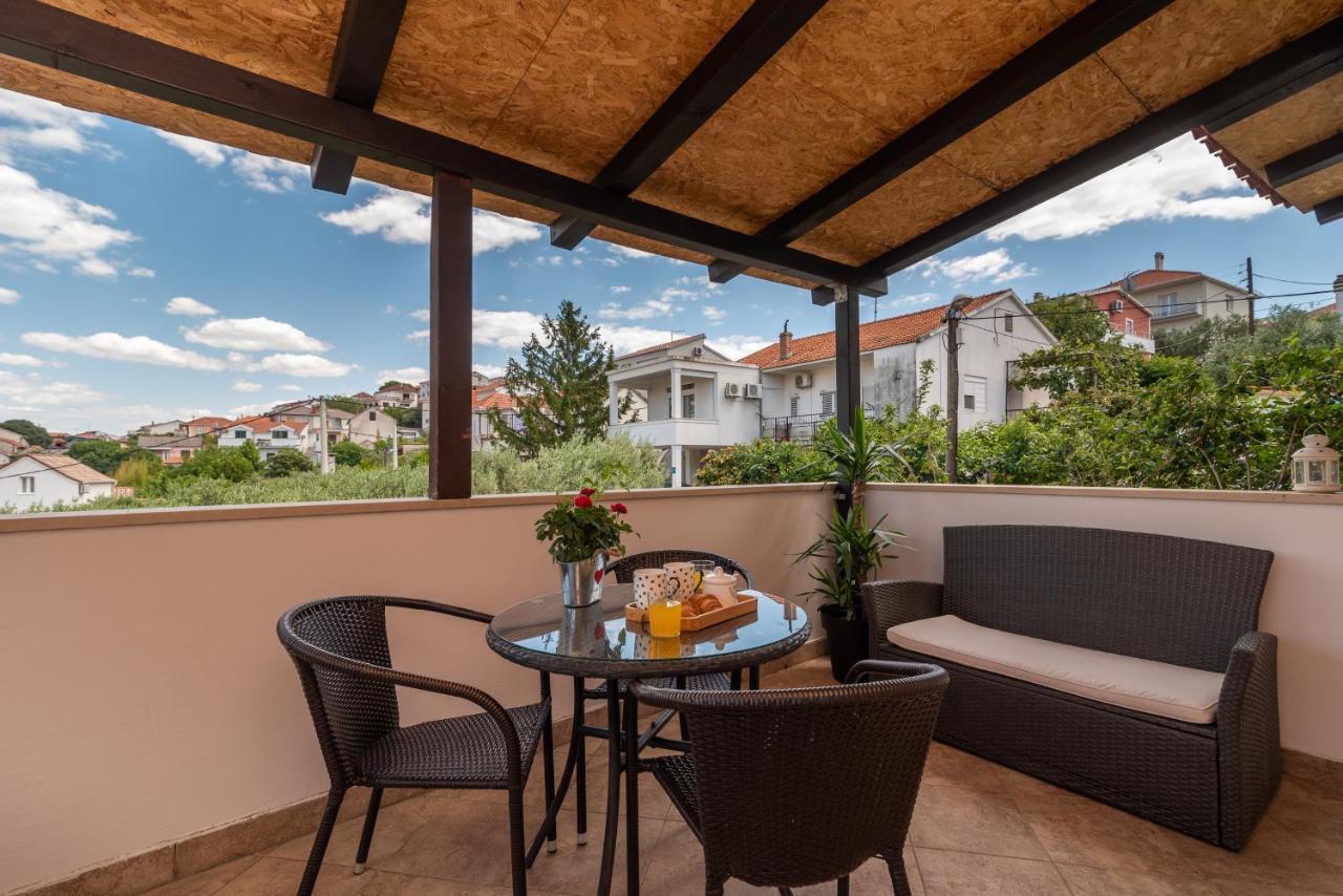 Apartments Orlic Trogir Exterior photo