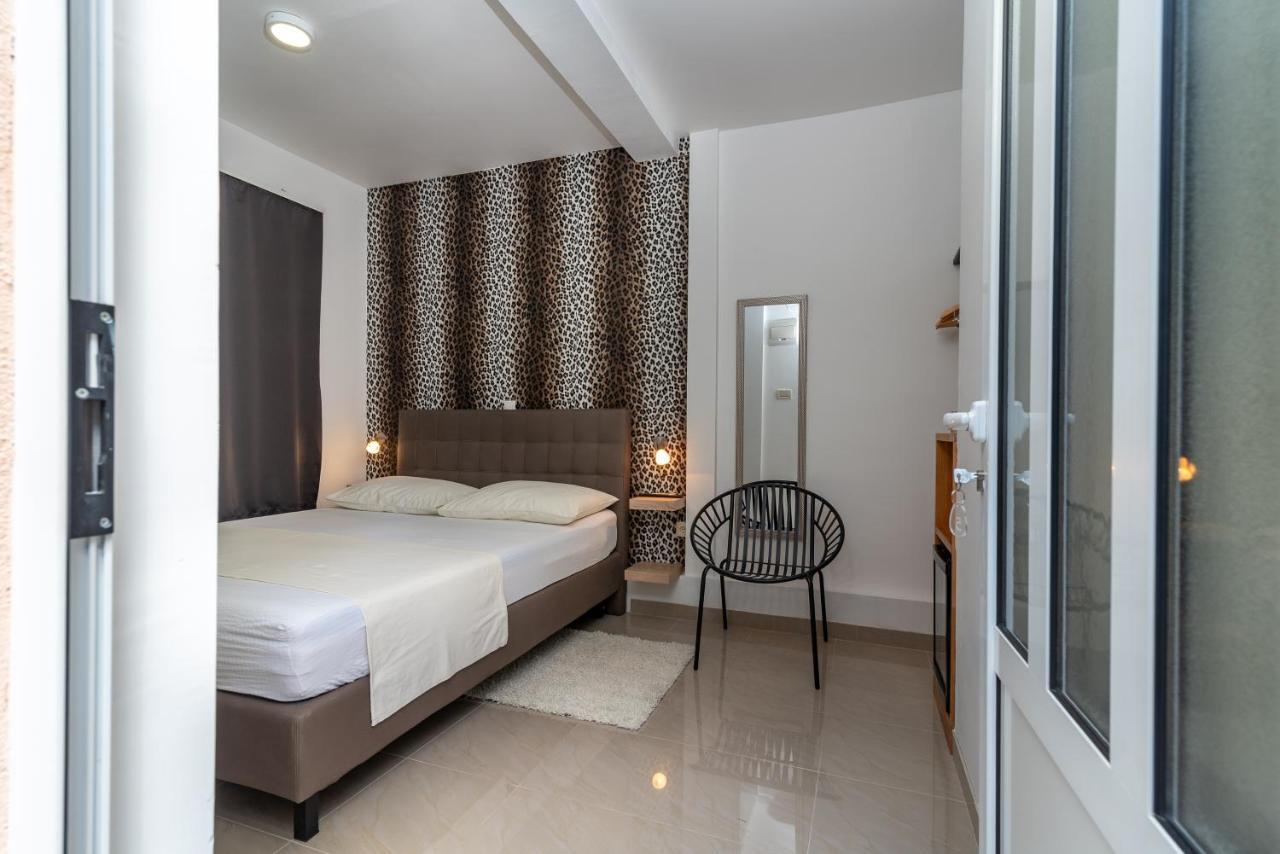 Apartments Orlic Trogir Exterior photo