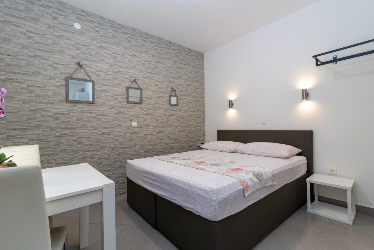 Apartments Orlic Trogir Exterior photo